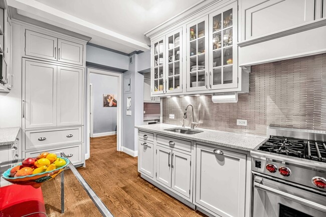 Photo - 400 West End Ave