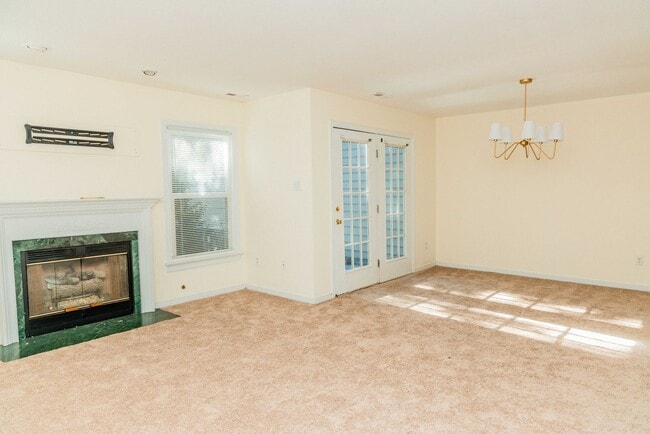 Photo - Lovely 3 bedroom, 2.5 Bathroom townhouse s...