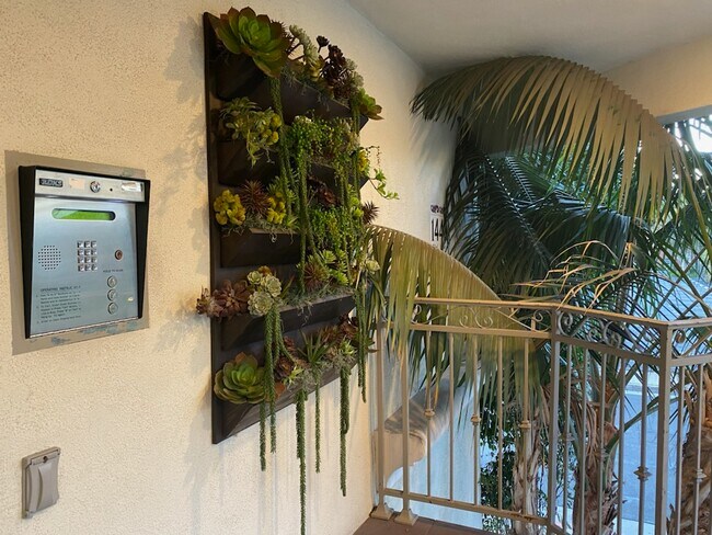 Photo - 1440 23rd St Unidad 309