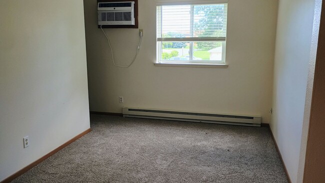 Photo - Charming 1 Bedroom Apartment in Quiet Mont... Unit 31