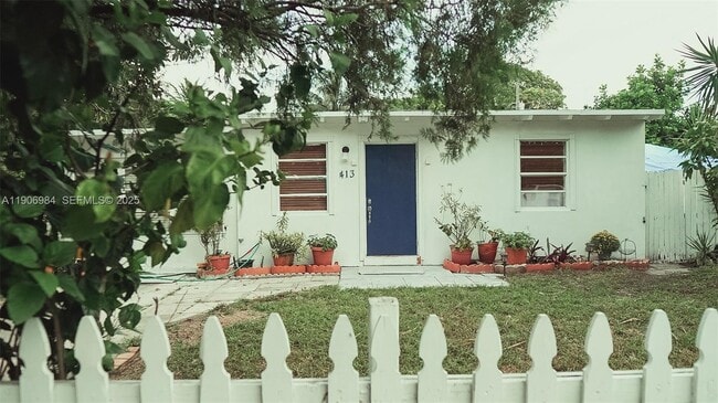 Photo - 413 NE 8th St