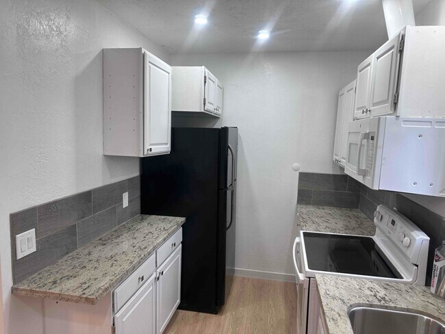 Photo - 3100 SE 122nd Ave Unidad c