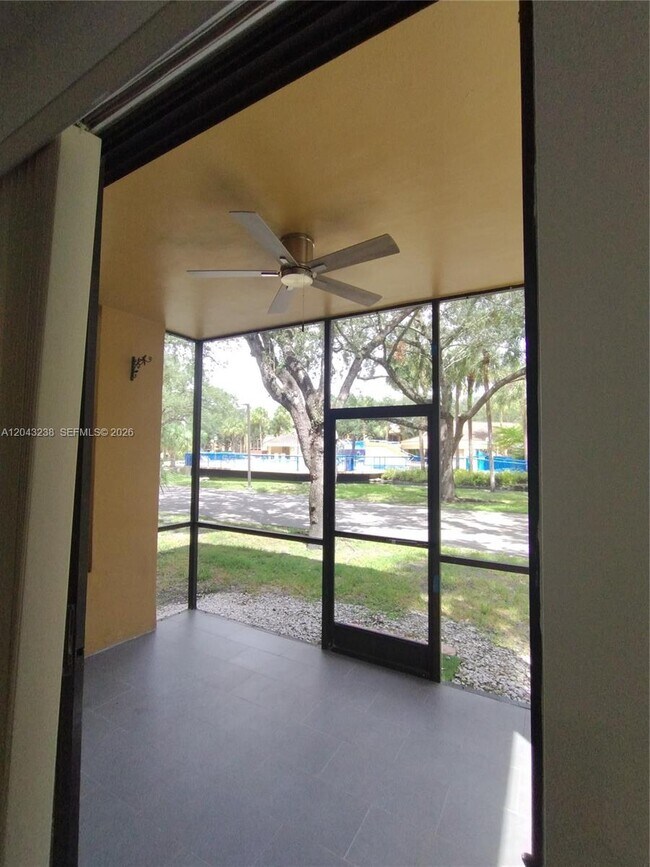 Photo - 15509 N Miami Lakeway Unit 102