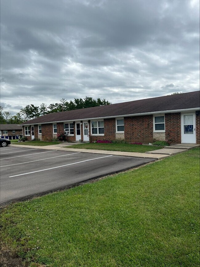 Photo - ROYAL OAKS APARTMENTS
