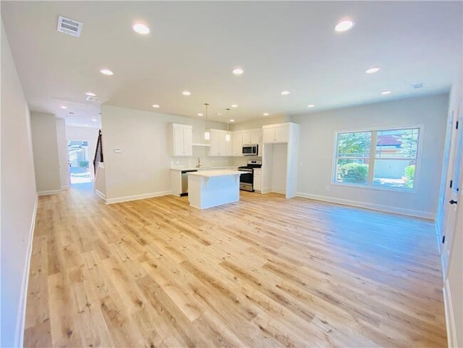 Photo - 1093 N Village Dr