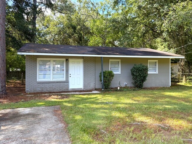 Building Photo - 6855 Victor Rd