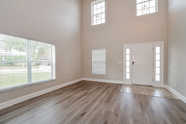 Photo - 1705 Southern Oak Loop