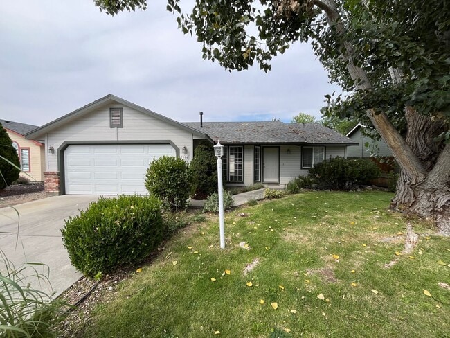 Building Photo - Great Single Family Home In Quiet Neighbor...