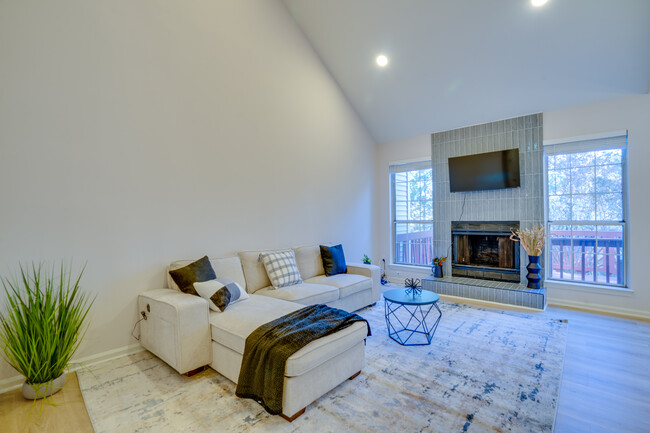Photo - 6021 Creekstone Ln Townhome