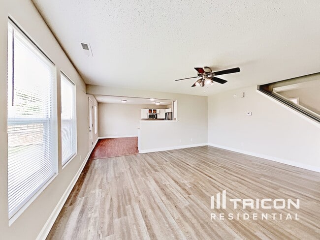 Photo - 10955 Woods Dr