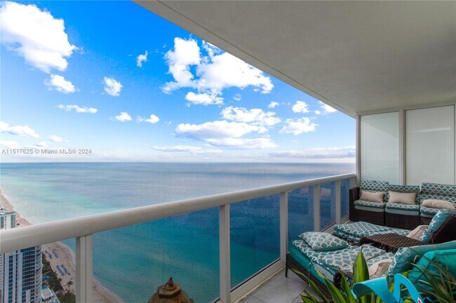 Photo - 1830 S Ocean Dr Unidad UP5010 Rental