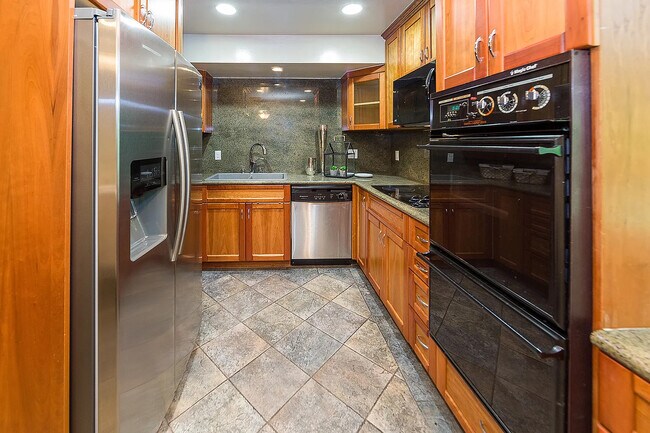 Photo - 4610 Densmore Ave Unit 9