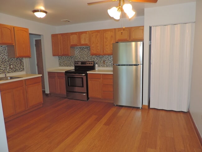 Photo - 7425 Brookdale Dr Unit 2-202