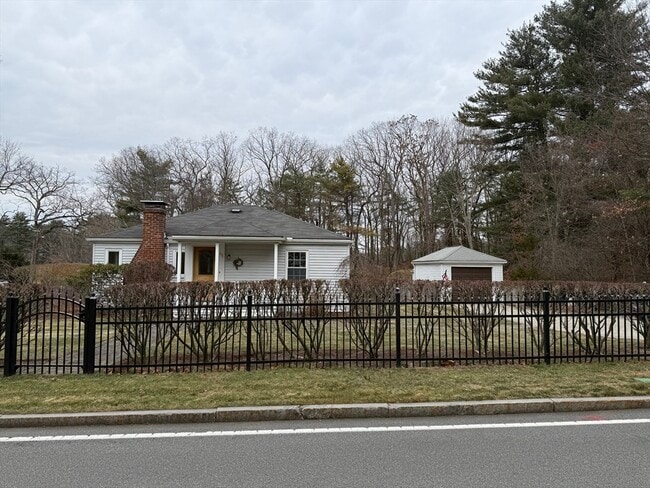 Building Photo - 396 Wellesley Ave