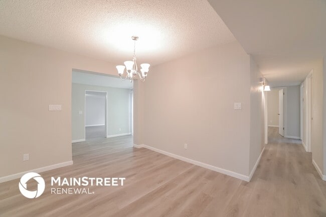 Photo - 1541 E Flower Cir