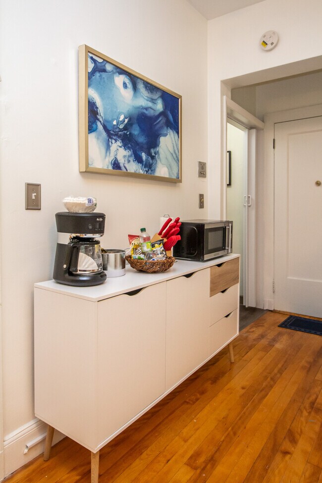 1253 Beacon St Unit C4