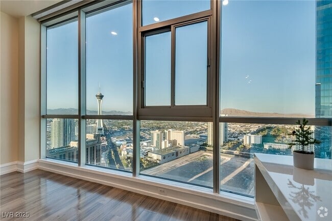 Building Photo - 2700 S Las Vegas Blvd Unit 4305 Rental