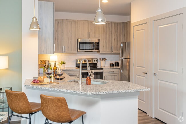 1BR, 1BA - 947SF