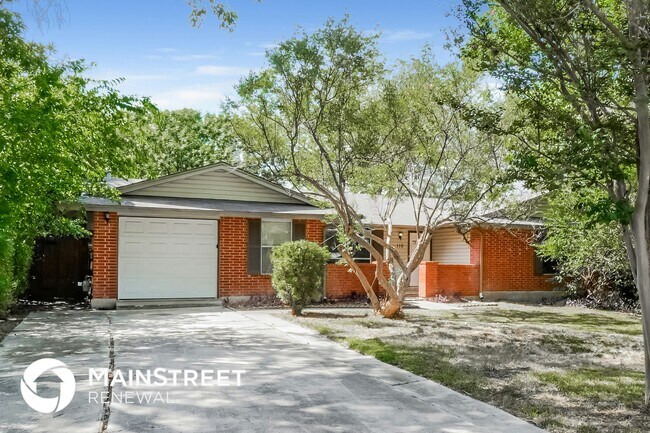 Photo - 110 Simler St