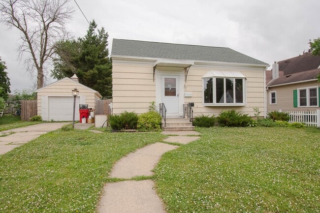 Building Photo - Spacious Multi Level Home In Austin With Garage And Sheds