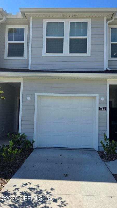 Building Photo - 653 Holly Lks Dr