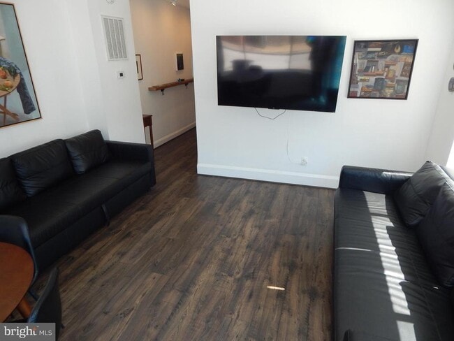 Photo - 241 S Exeter St