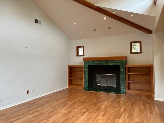 Photo - 11160 Greenlawn Ave