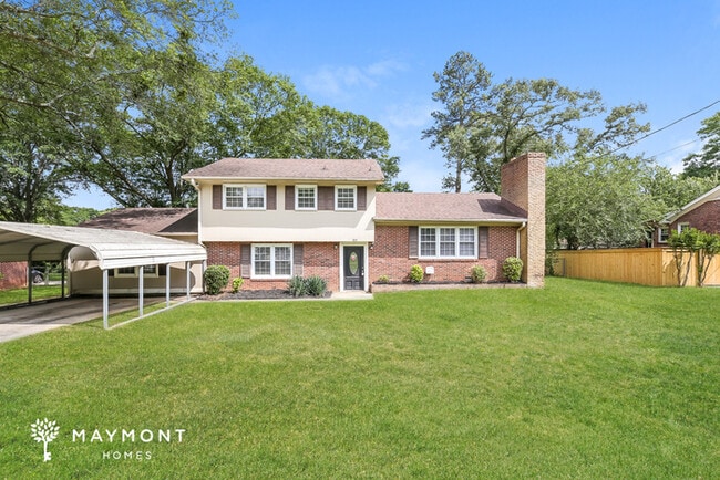 Photo - 305 Maple Dr House