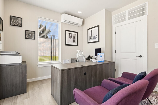 Leasing Office - Paraiso At Nordling