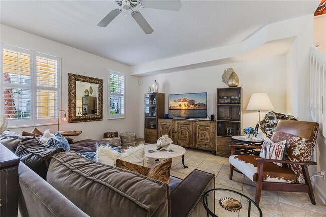 Photo - 1564 Napoli Dr W