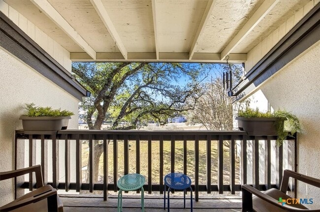 Building Photo - 1135 Parkview Dr Unit C18