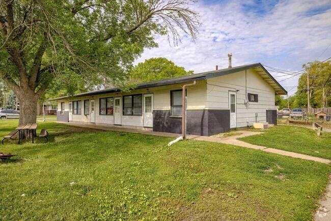 Building Photo - 5336/5338/5340 Ervin St Triplex Unit 5340 Rental