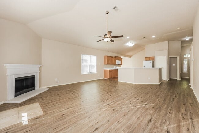Photo - 1013 Crane Cir