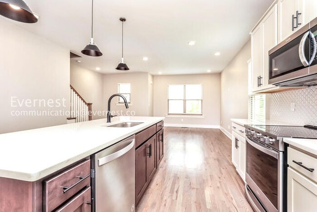 Photo - 208 Thompson Park Dr