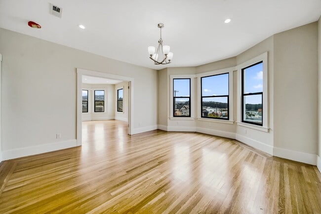 Photo - 2407 25th Ave Apartment