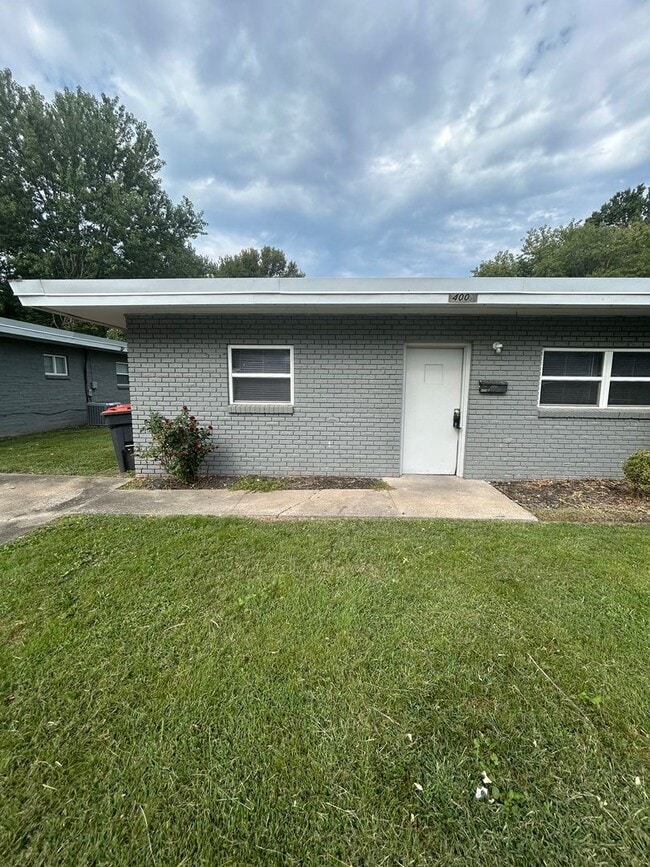 Building Photo - 400-402 Dyer Unit 400 Dyer B Rental