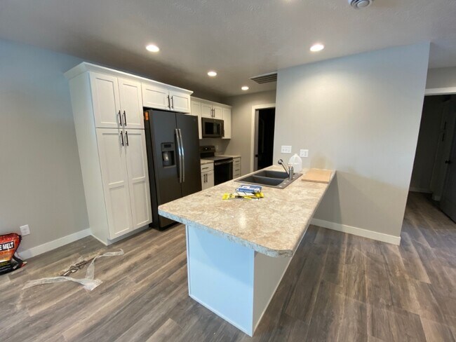 Photo - 2920 Sportsmans Dr