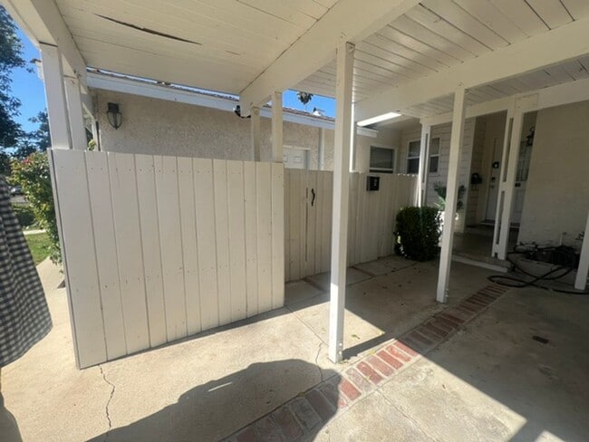 Photo - Charming Winnetka Studio (ADU)! Laundry In Unit!