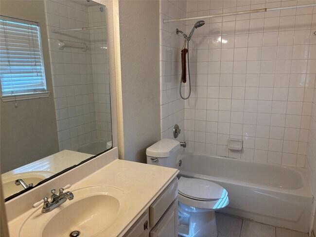 Photo - 3526 Glenhill Dr