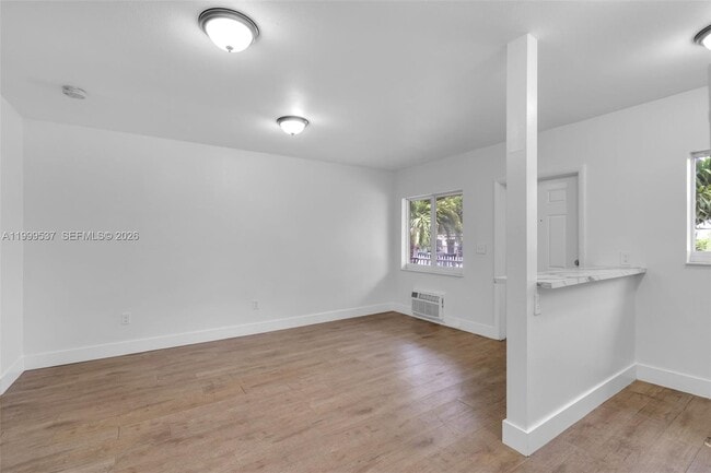 Photo - 5549 NE Miami Ct Unit 1