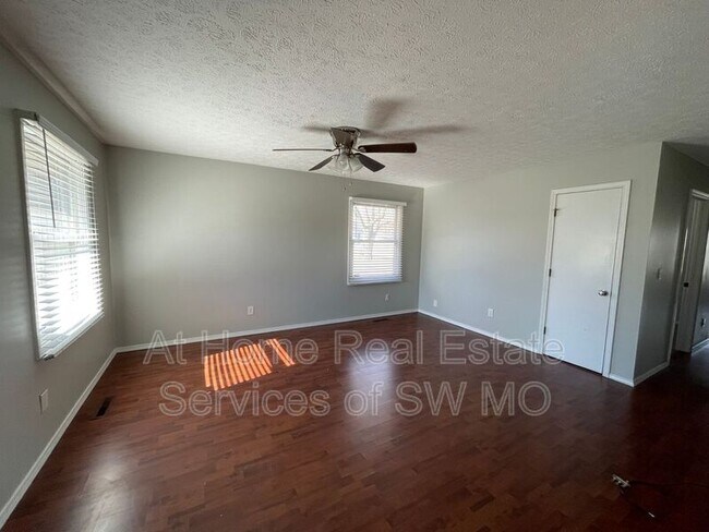 Photo - 1137 E Meadowmere St