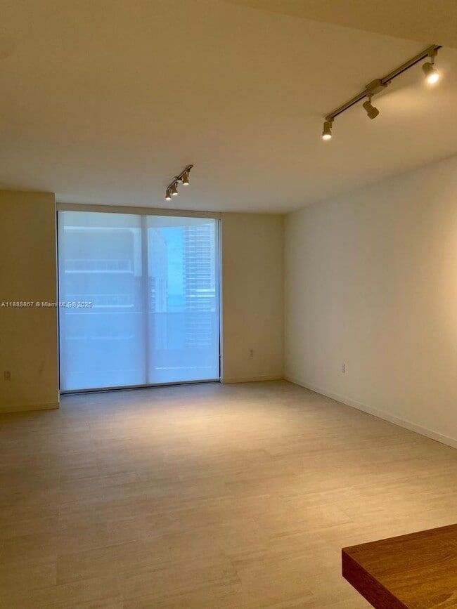 Photo - 1000 Brickell Plaza Unidad 4805