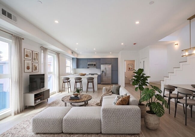 Photo - Luxury 2026 Townhomes with Massive Bedrooms + Decks with Views Unidad #5263