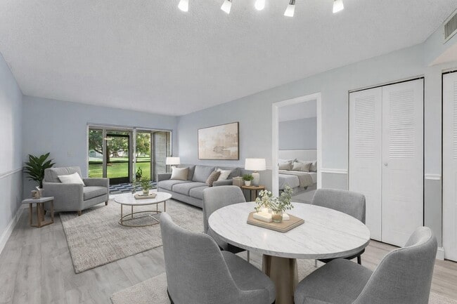 Building Photo - 9370 SW 8th St Unit 116