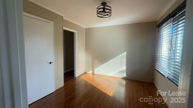 Photo - 715 Tom Hunter Rd