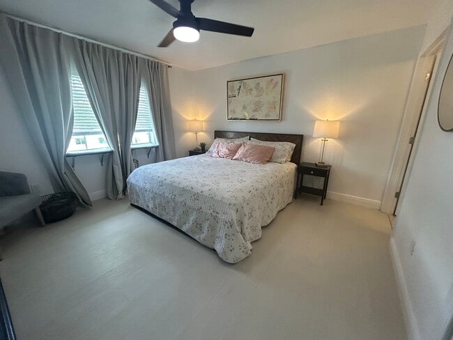 Building Photo - 1227 SE 23rd Pl Unit 6 Rental