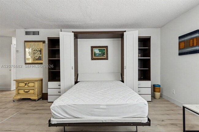 Photo - 2500 NE 9th St Unit 111
