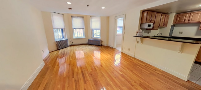Building Photo - 373 Commonwealth Ave Unit 10
