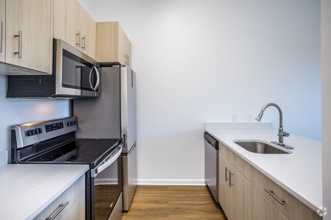 1 BR, 1.5 BA - 623SF