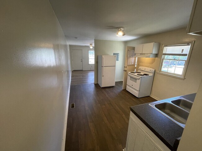 Photo - 1 Bd 1 Ba Duplex